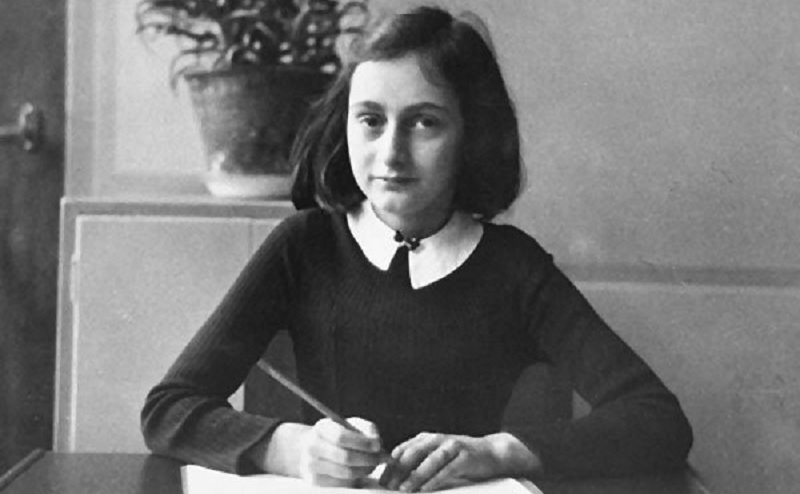 Pais de alunos em SP criticam conteúdo sexual do Diário de Anne Frank - 1