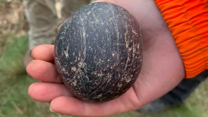 Misteriosas bolas de pedra de 5 mil anos são encontradas em ilha na Escócia - 1