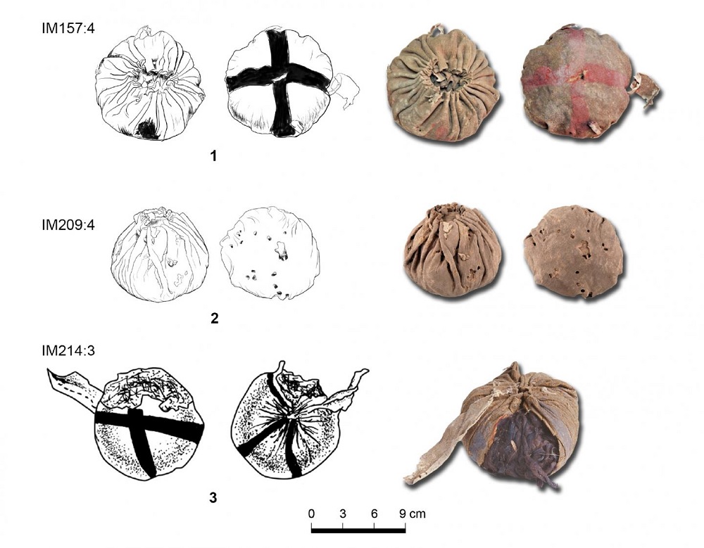 Bolas de couro de 3200 anos são encontradas em túmulos de cavaleiros na China - 1