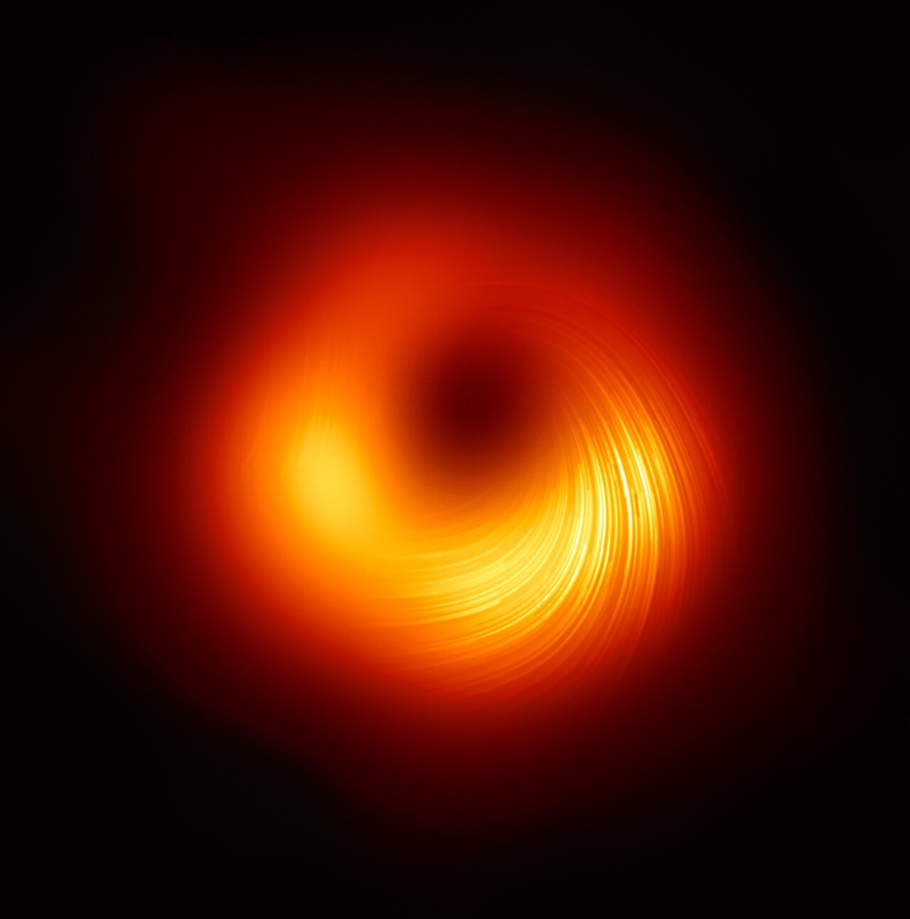 Astrônomos divulgam imagens impressionantes e sem precedentes de um buraco negro - 1