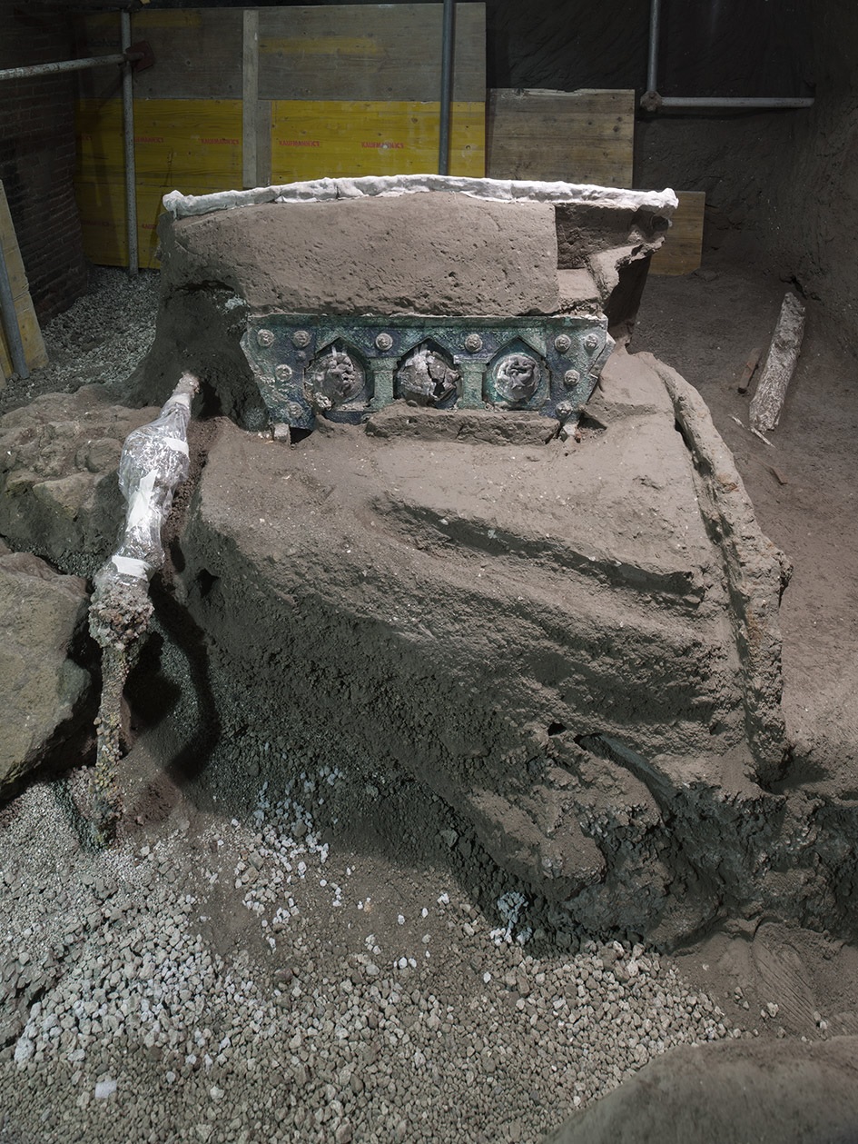 Carruagem cerimonial de luxo é encontrada nas ruínas de Pompeia - 1