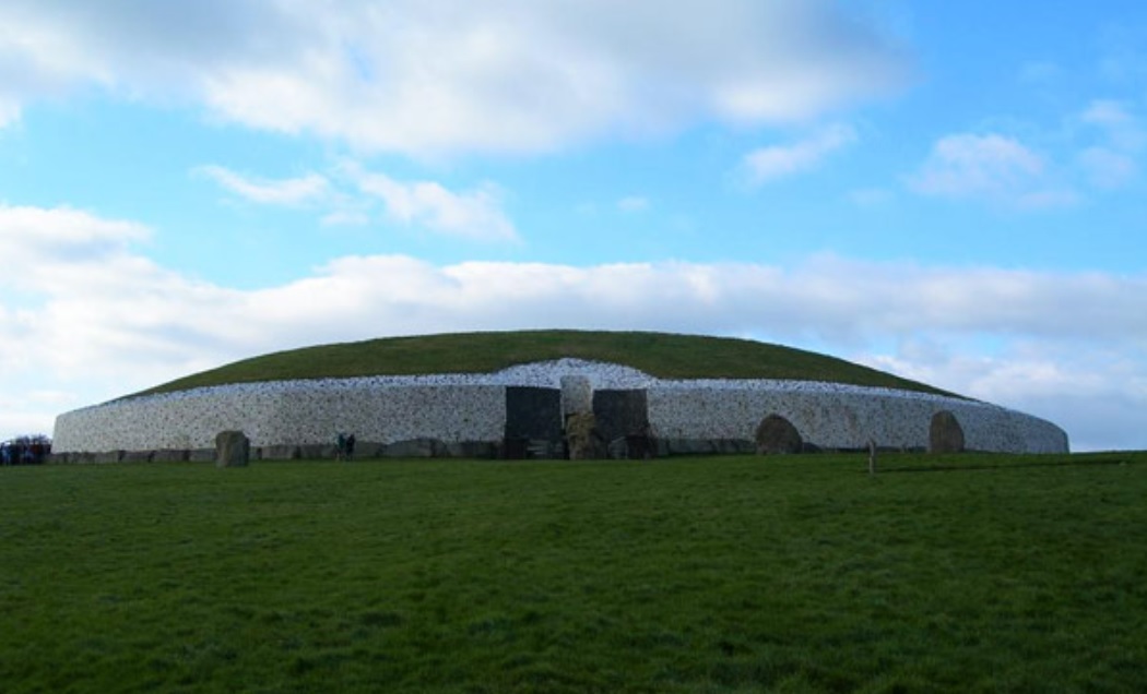 O enigma de Newgrange, construção mais antiga que as pirâmides do Egito - 2