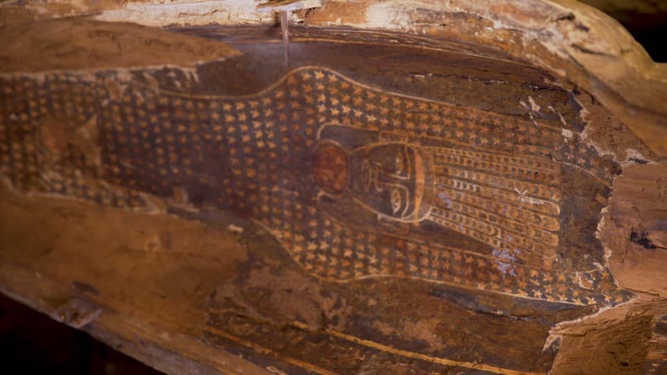 Egito anuncia rara descoberta de 13 sarcófagos de 2500 anos lacrados e bem preservados - 4